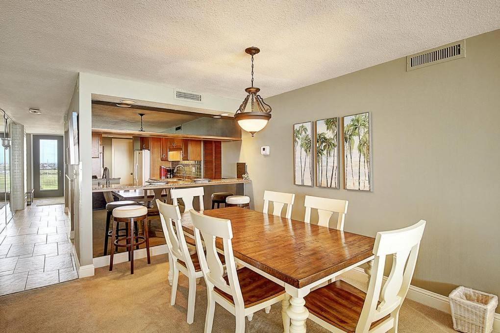 Sunrises And Ocean Views In This 2 Bedroom 2 Bath Port Aransas Bagian luar foto