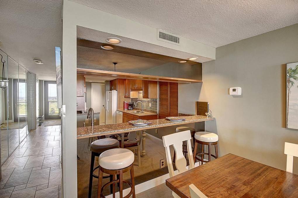 Sunrises And Ocean Views In This 2 Bedroom 2 Bath Port Aransas Bagian luar foto